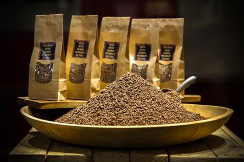 Discover the pairing of the best specialty coffee and artisan chocolate.